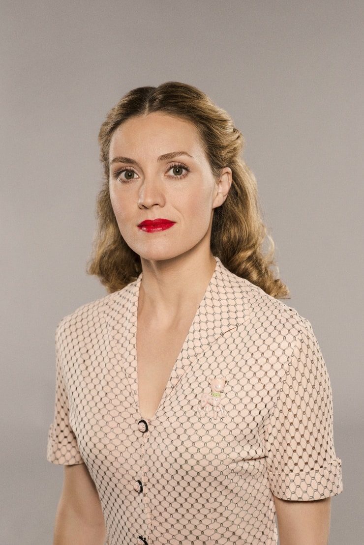 Picture of Evelyne Brochu