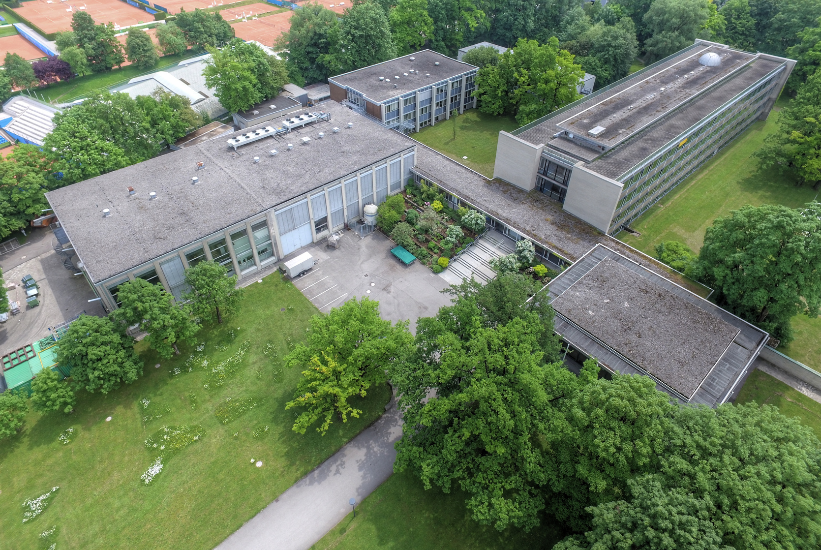 Max Planck Institute for Physics Max Planck Institute for Physics