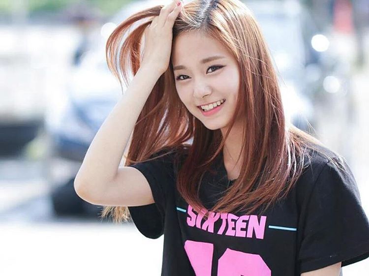 Chou Tzu-yu (Tzuyu) Chou Tzu-yu (Tzuyu)