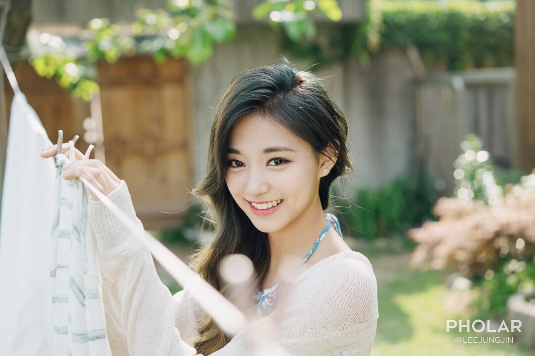 Chou Tzu-yu (Tzuyu) Chou Tzu-yu (Tzuyu)