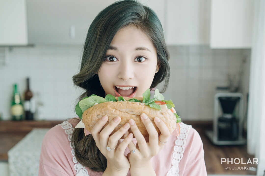 Chou Tzu-yu (Tzuyu)