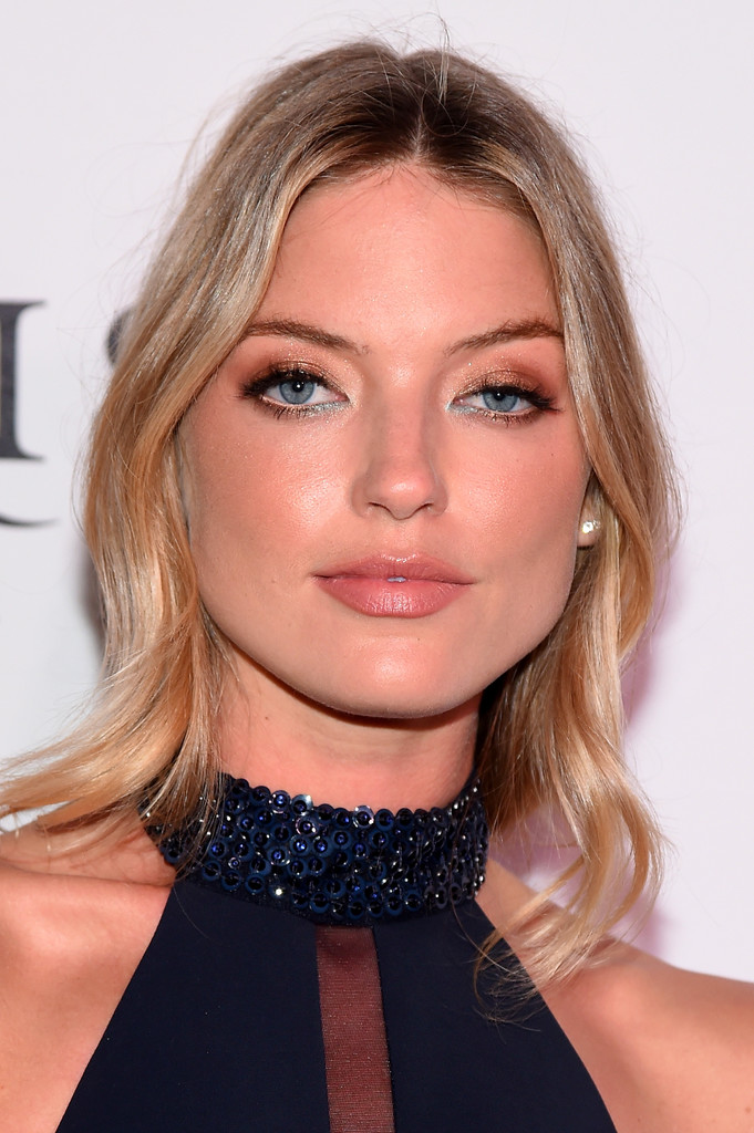 Martha Hunt picture