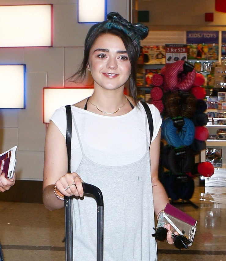 Picture Of Maisie Williams