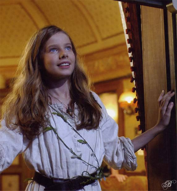 Picture Of Rachel Hurd Wood