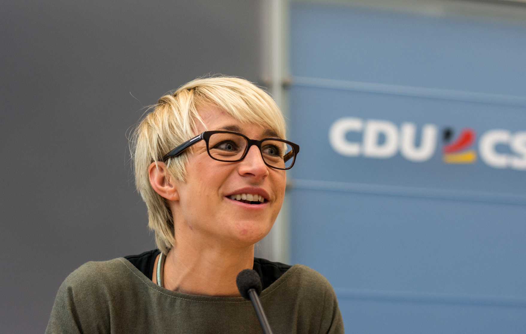 Nadine Schön Nadine Schön