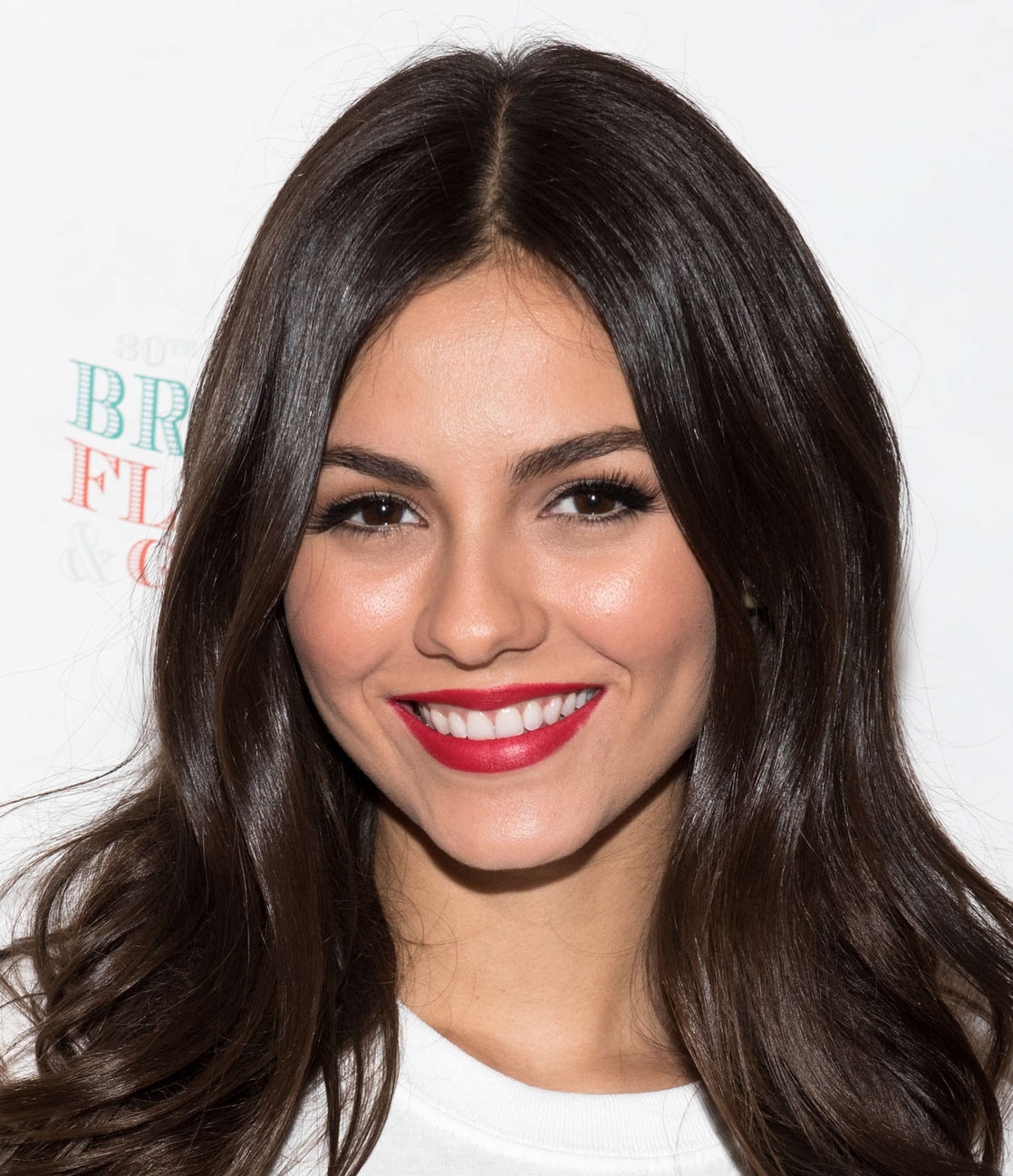 Victoria Justice – 30th annual Broadway flea marke