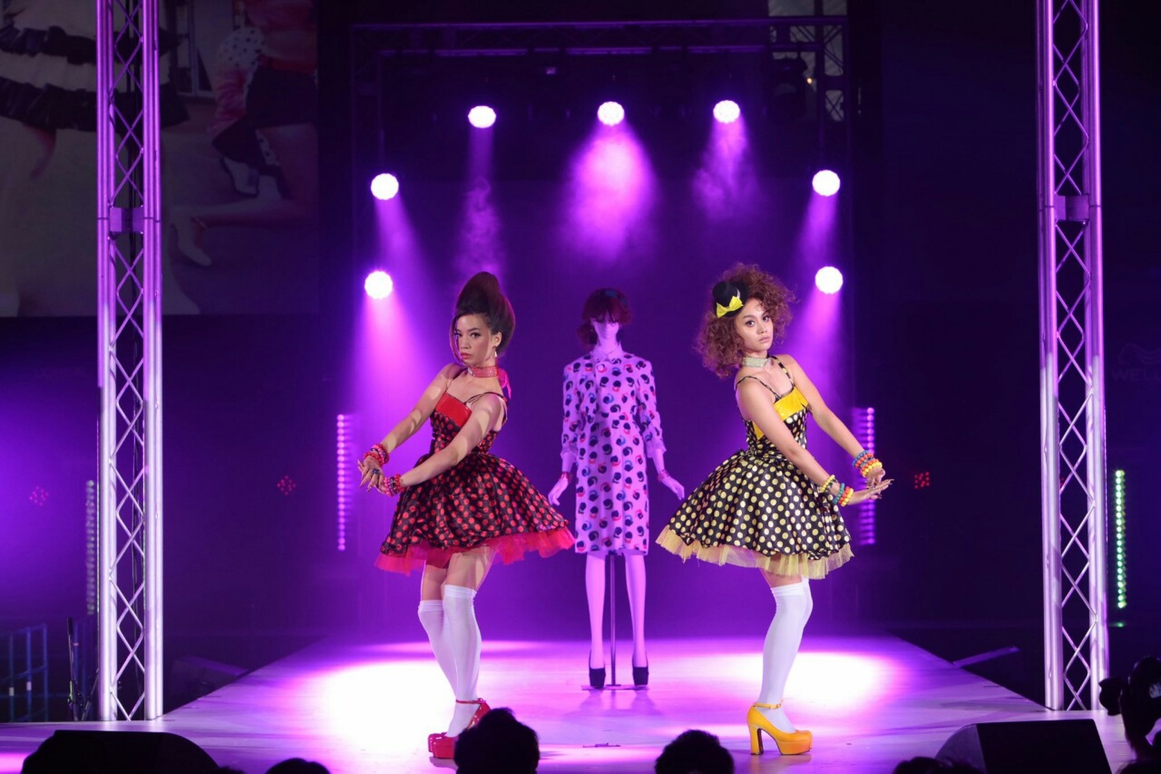 FAR EAST MENTION MANNEQUINS