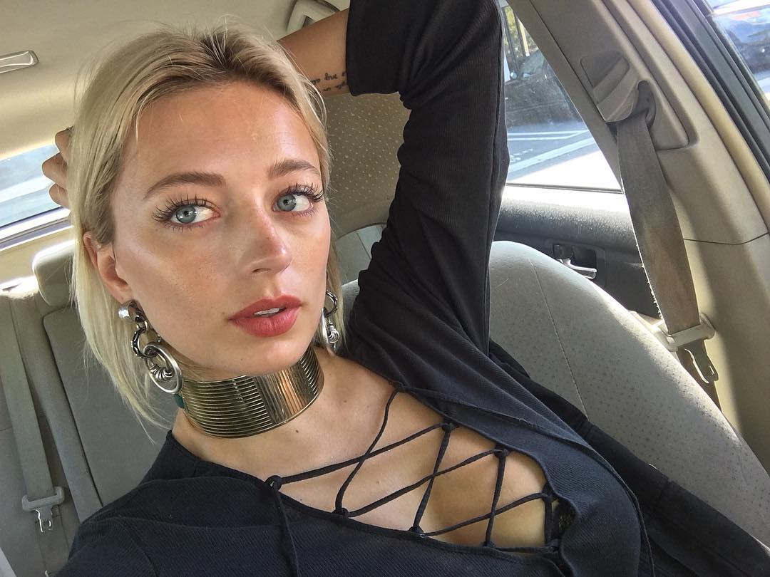 Caroline vreeland. Кэролайн Вриланд. Каролин Vreeland. Каролин Вриланд Caroline Vreeland. Каролин Vreeland selfie.