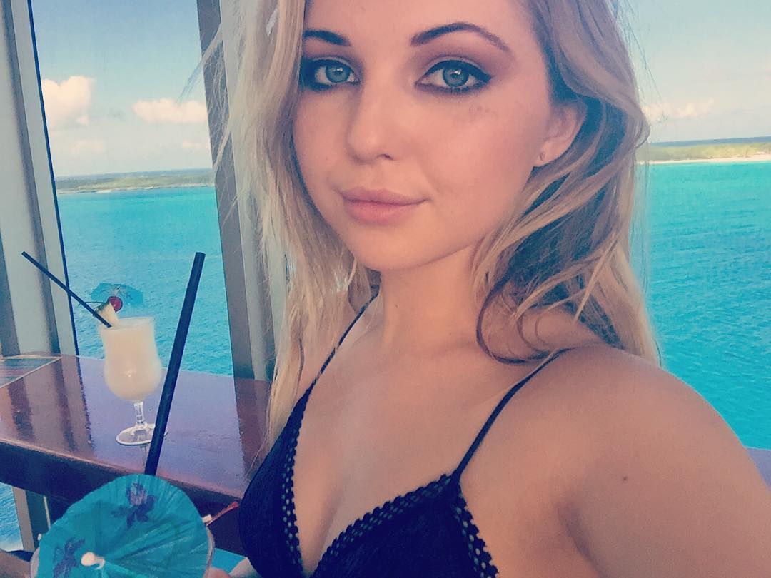 Sammi Hanratty Sammi Hanratty