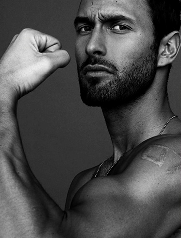 Noah Mills image