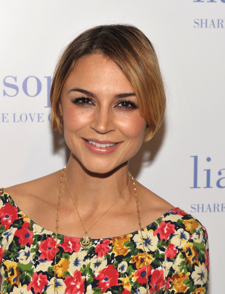 Samaire Armstrong arrow