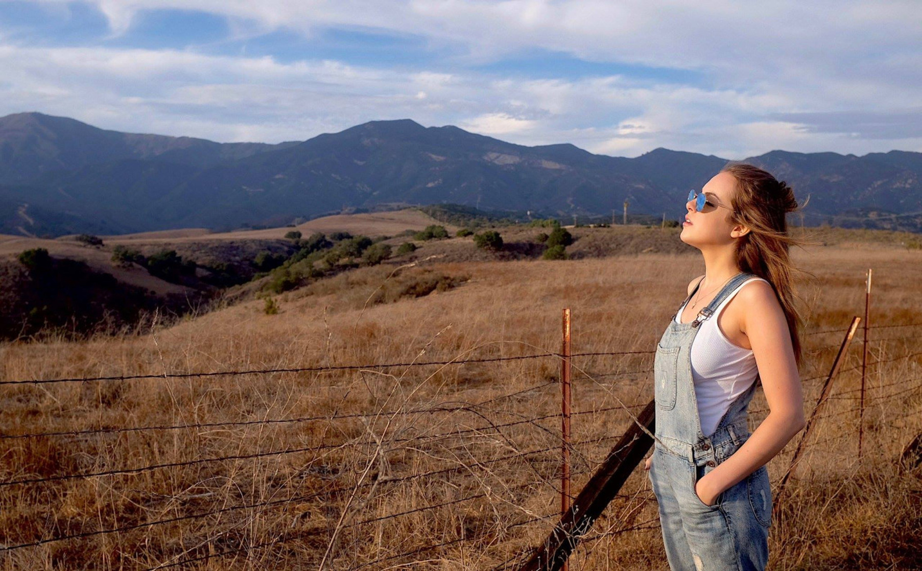 Elizabeth Gillies Elizabeth Gillies