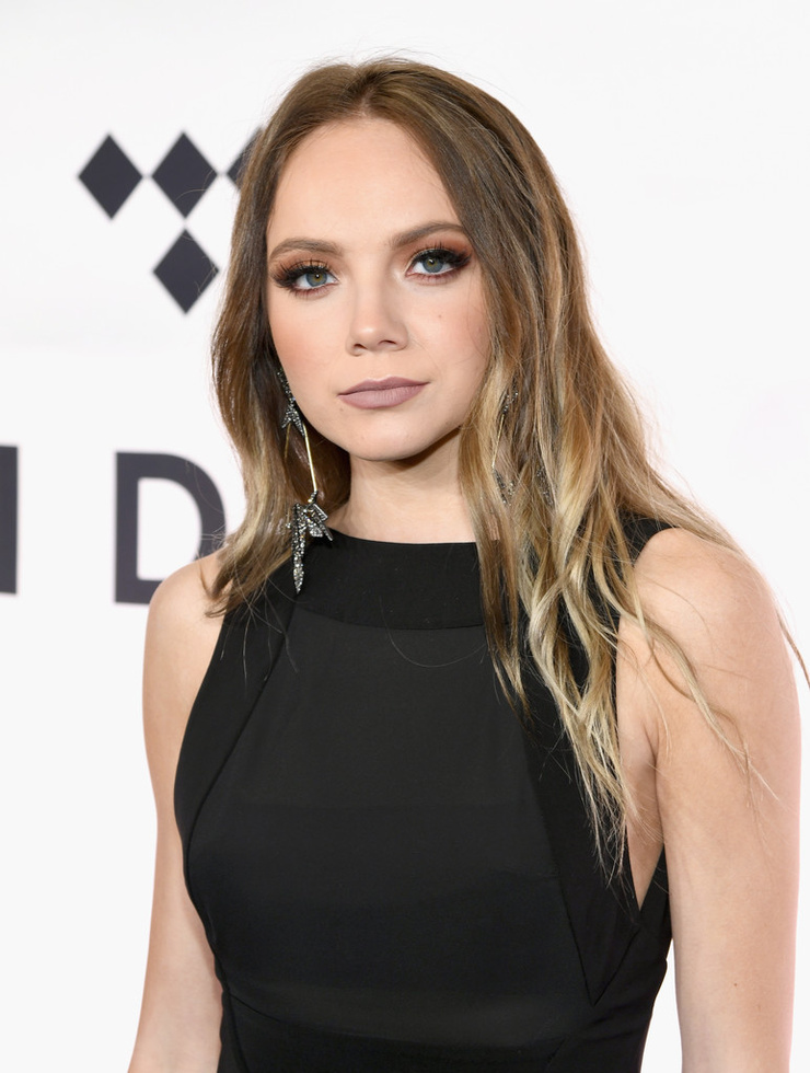 Певица дэниел дэниел брэдбери. Даниэль брэдбери. Певица брэдбери. Ханна брэдбери. Popular hairstyles.