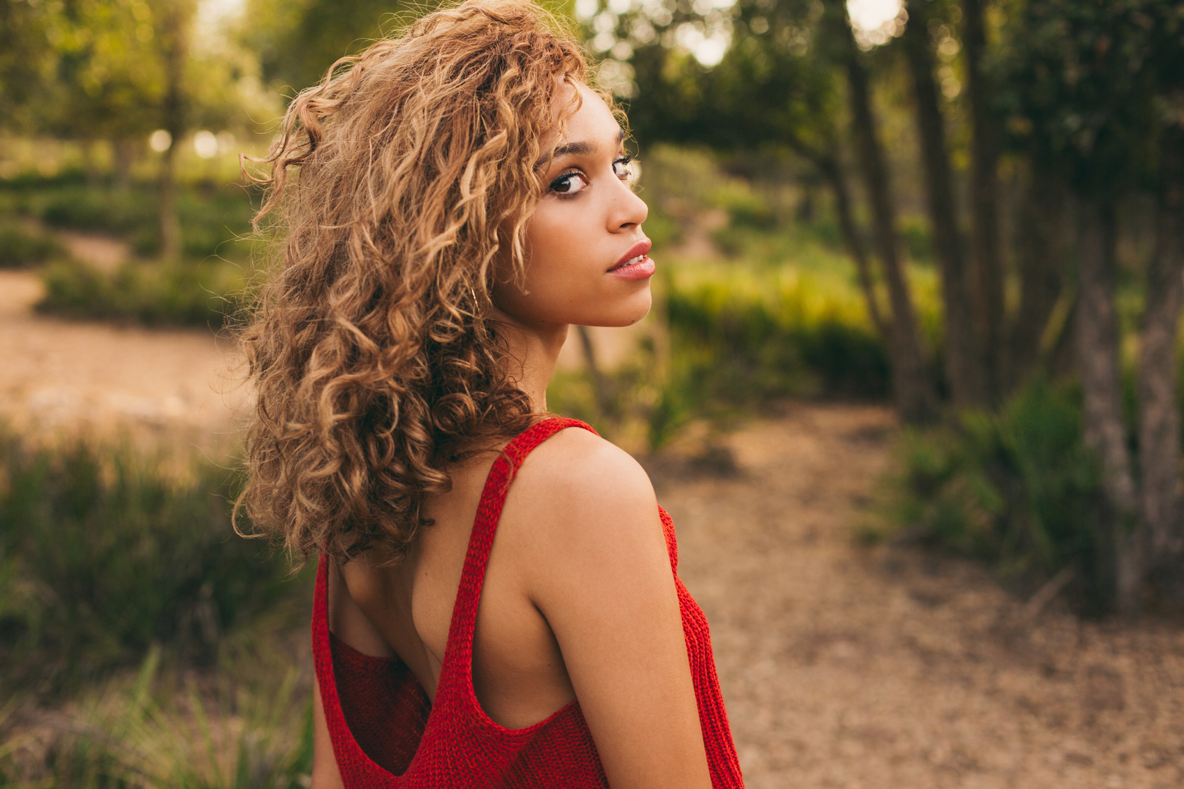 Izzy Bizu Izzy Bizu