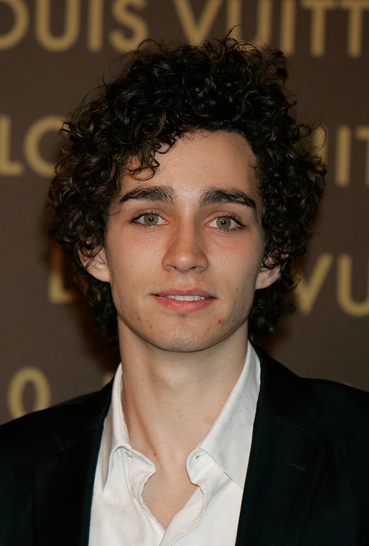 Picture of Robert Sheehan