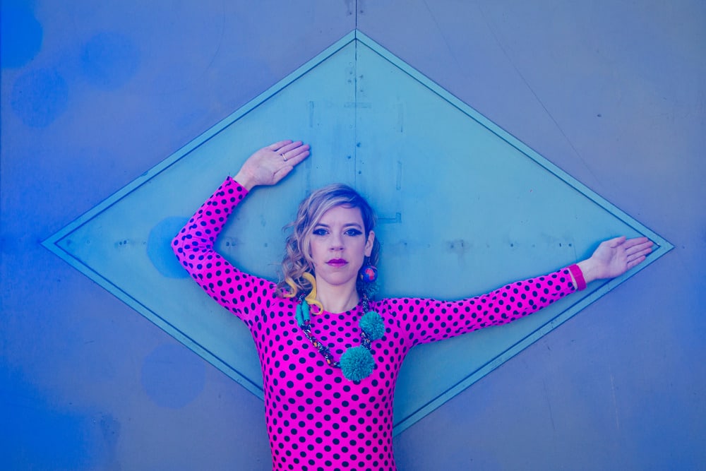 tUnE-yArDs