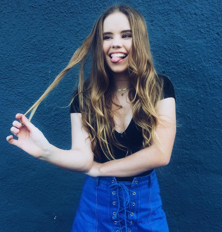 Picture of Lexee Smith