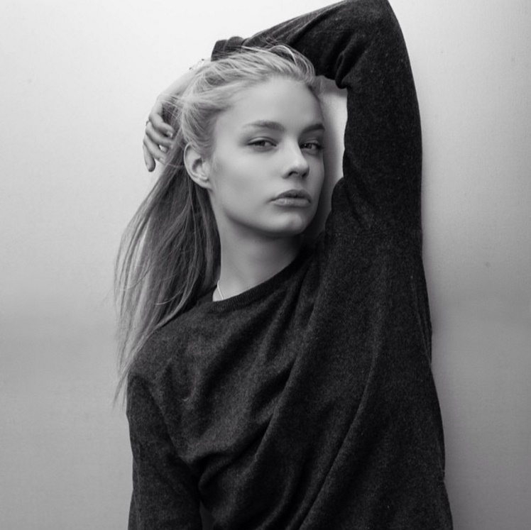 Holly Horne represented by Bella Management