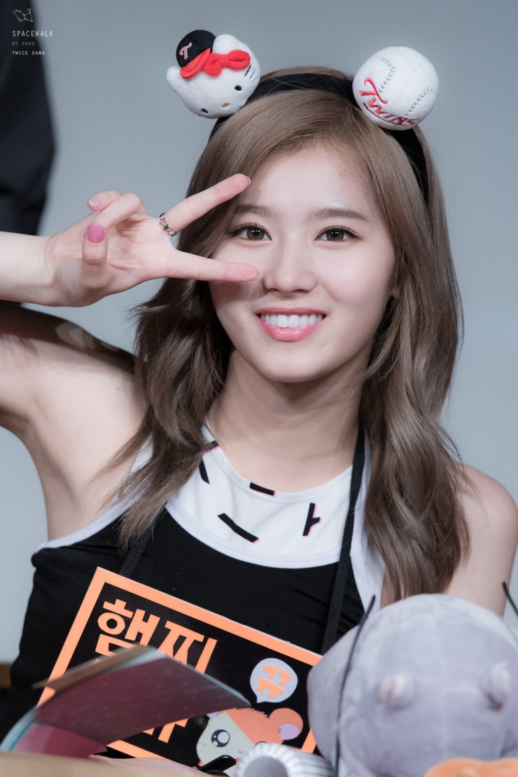 Picture of Minatozaki Sana