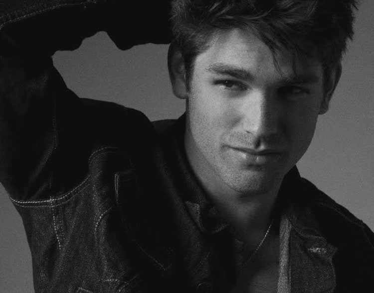 Justin Gaston