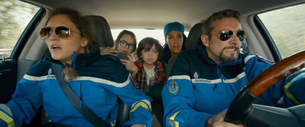 ร fond (2016) ร fond (2016)