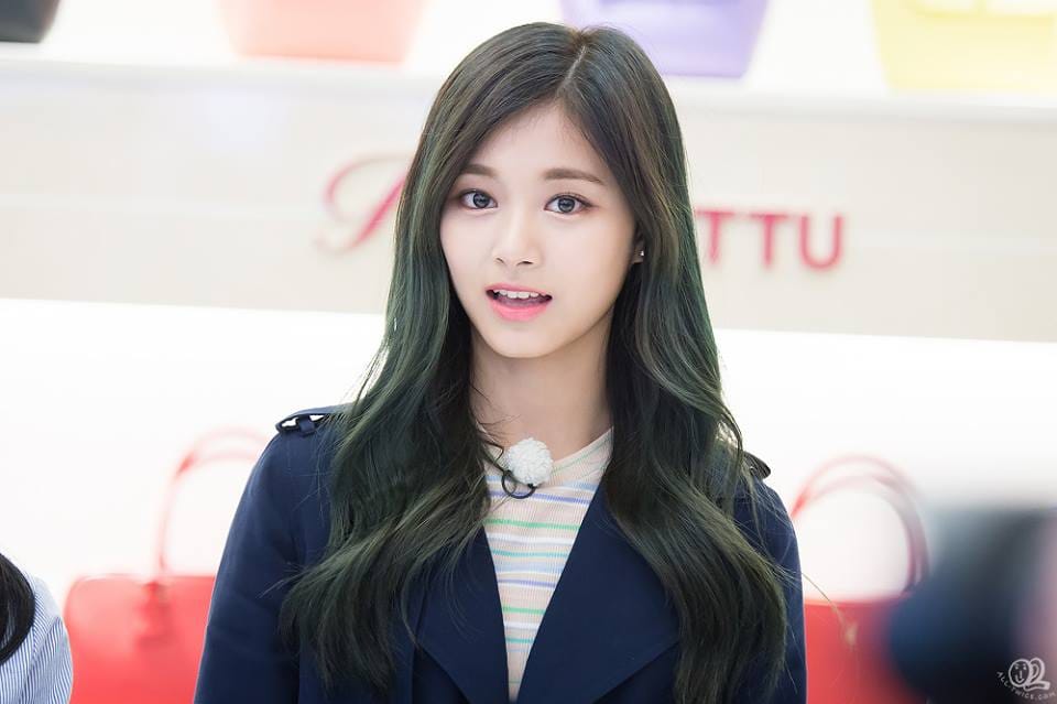 Chou Tzu-yu (Tzuyu) Chou Tzu-yu (Tzuyu)
