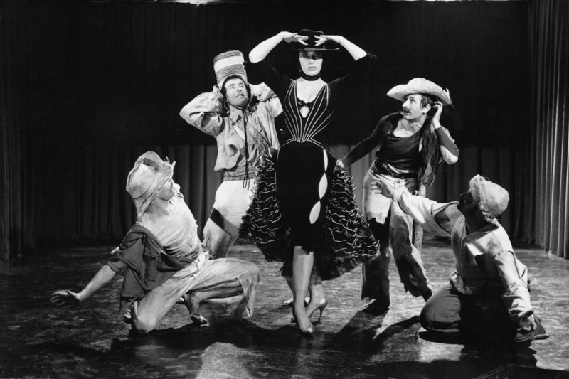 Mädchen für die Mambo-Bar Mädchen für die Mambo-Bar