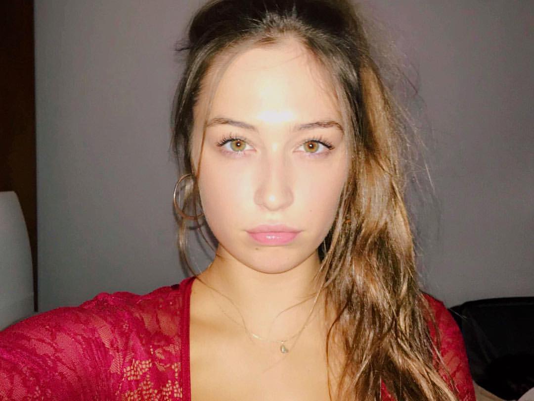 Elsie hewitt фото