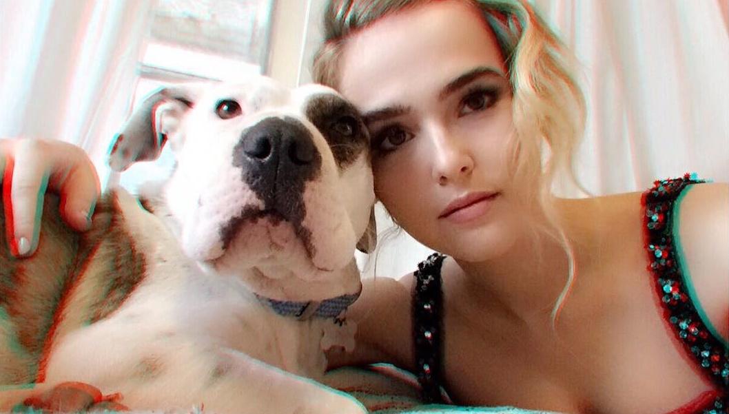 Zoey Deutch