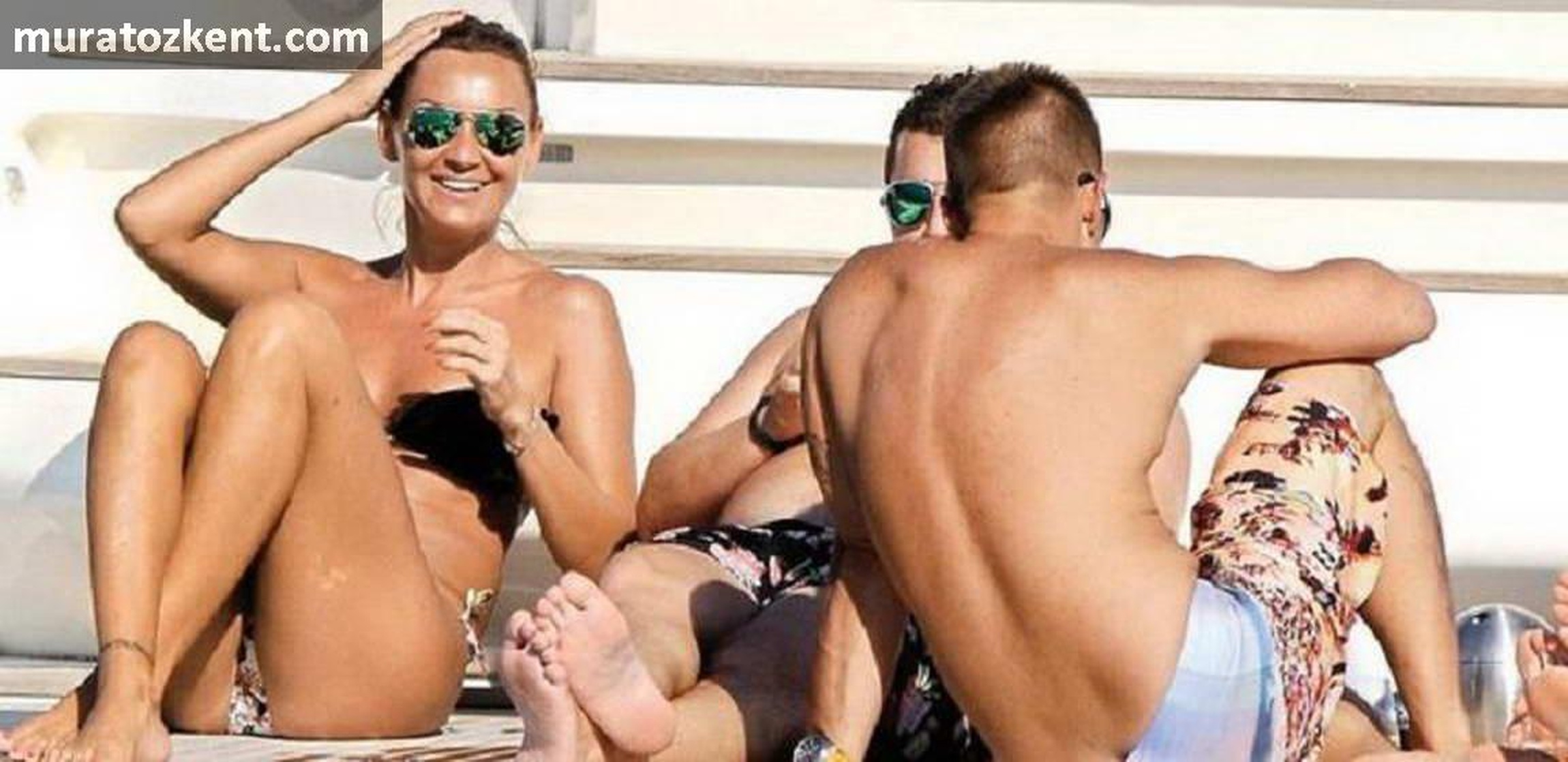 Pınar altuğ un çıplak resimleri