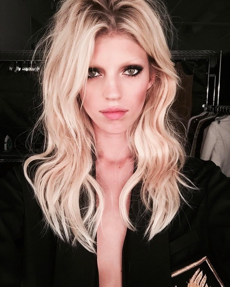 Picture Of Devon Windsor