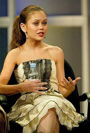 Picture of Alexis Dziena