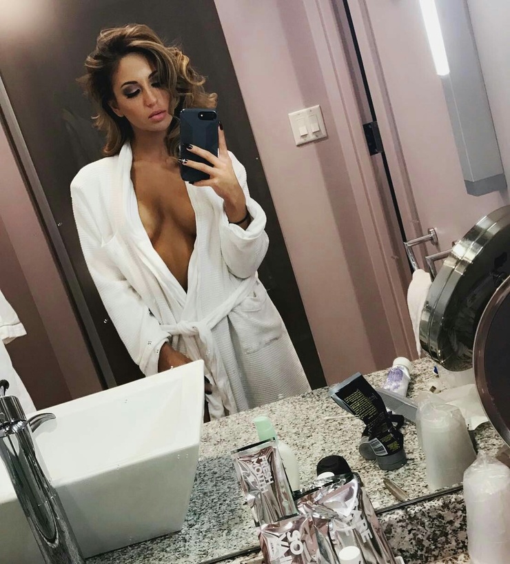 Picture of Thais Vieira