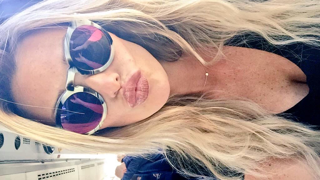 Samantha Hoopes Samantha Hoopes