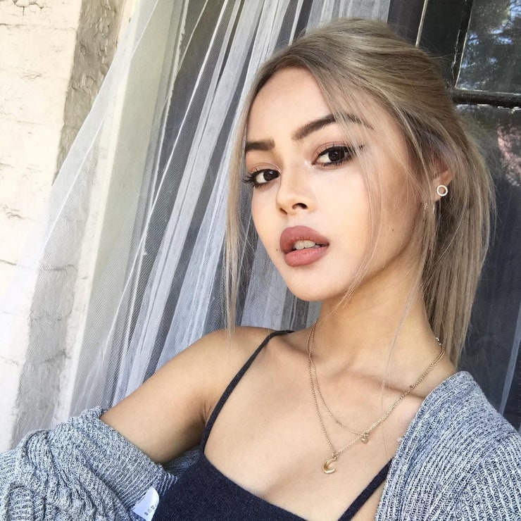 Lily Maymac