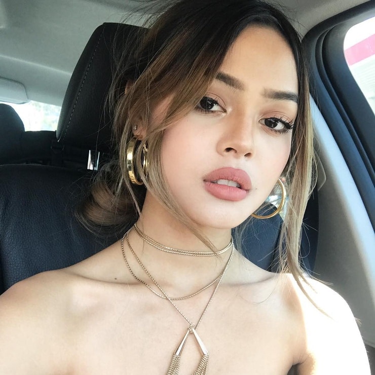 Lily Maymac