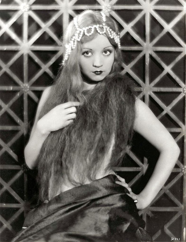 Alice White image