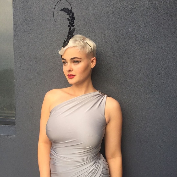 Stefania ferrario фото ню