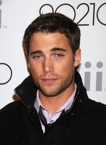 Picture of Dustin Milligan