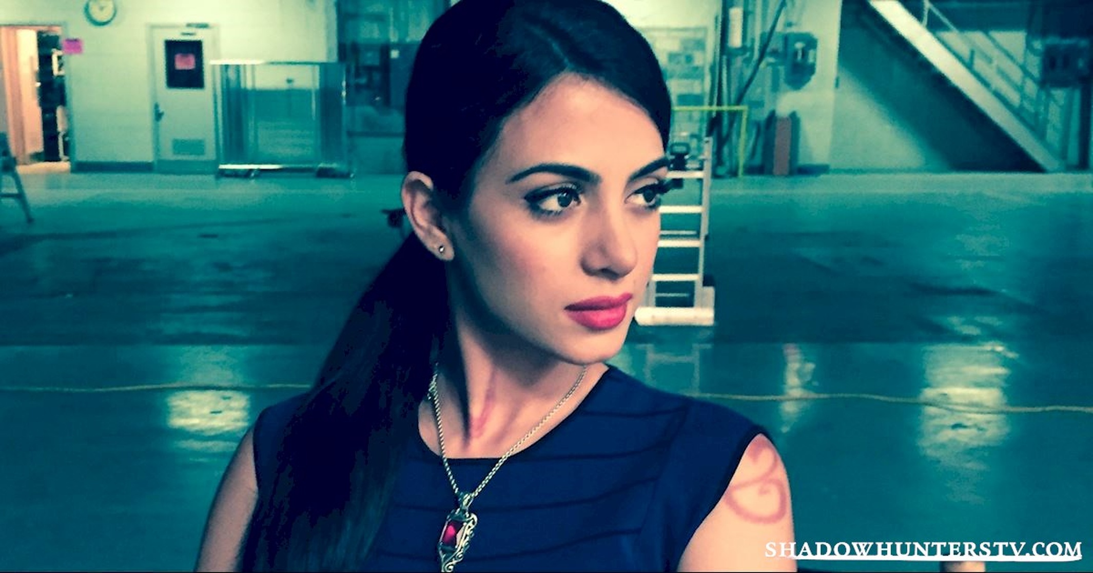 Isabelle Lightwood (Emeraude Toubia)