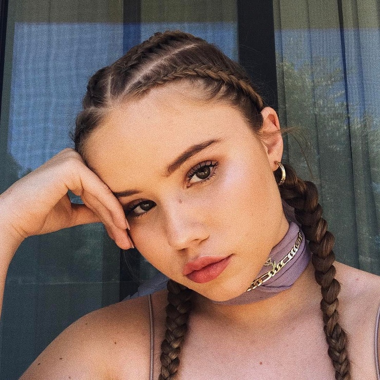 Picture of Lexee Smith