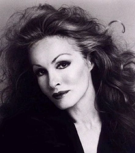 Julie newmar фото