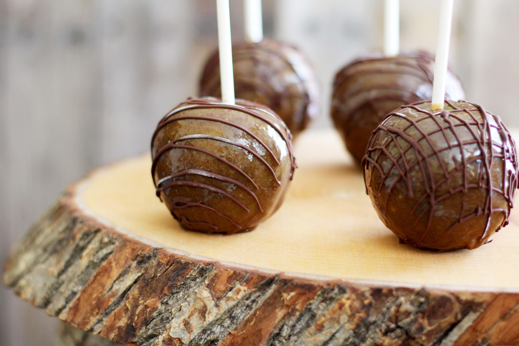 Caramel apple