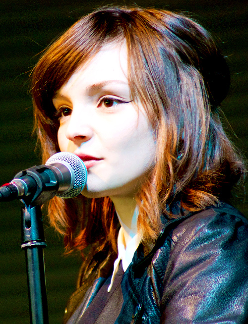 Picture of Lauren Mayberry