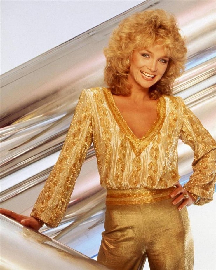 Picture of Barbara Mandrell.