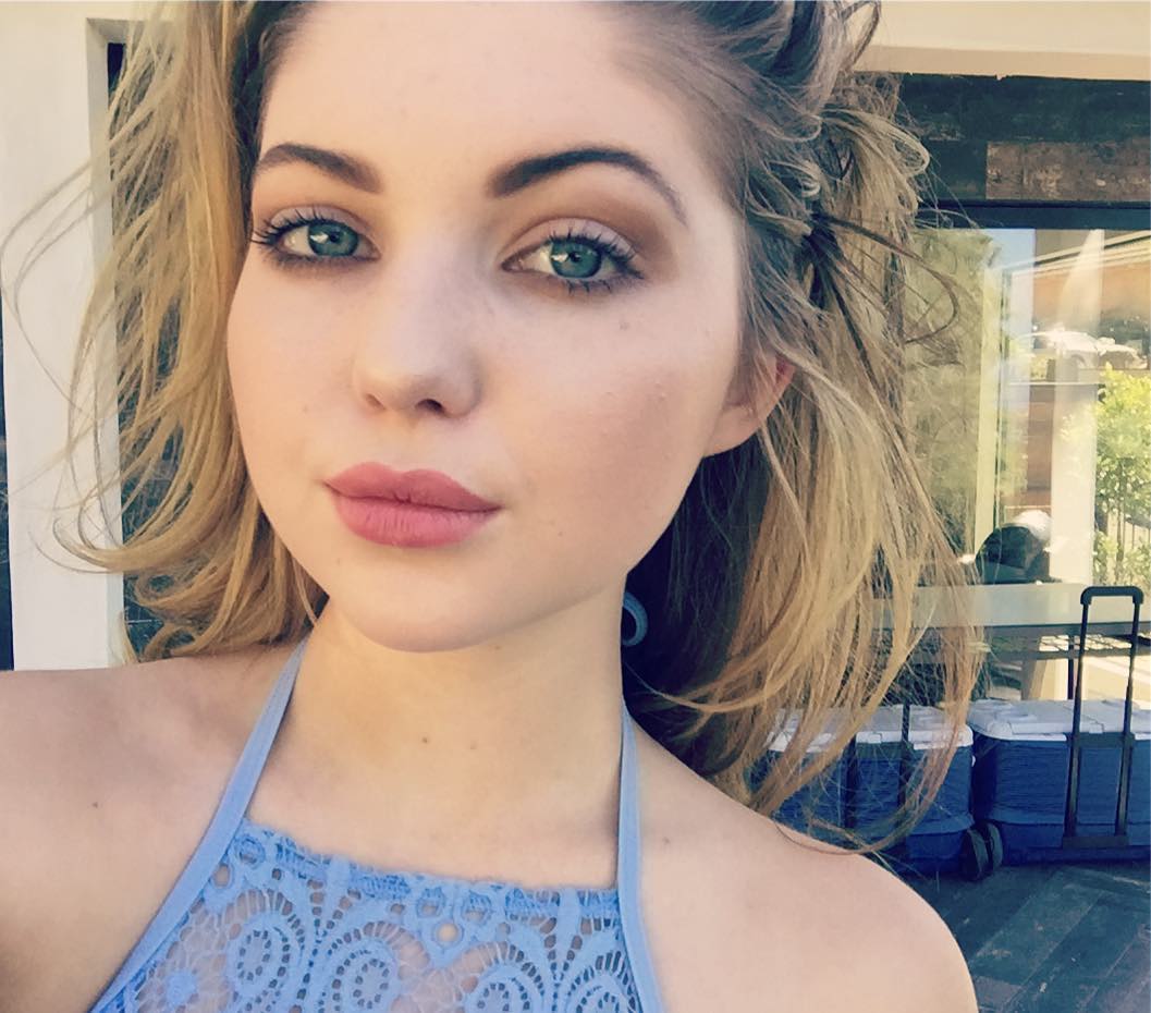 Sammi Hanratty Sammi Hanratty