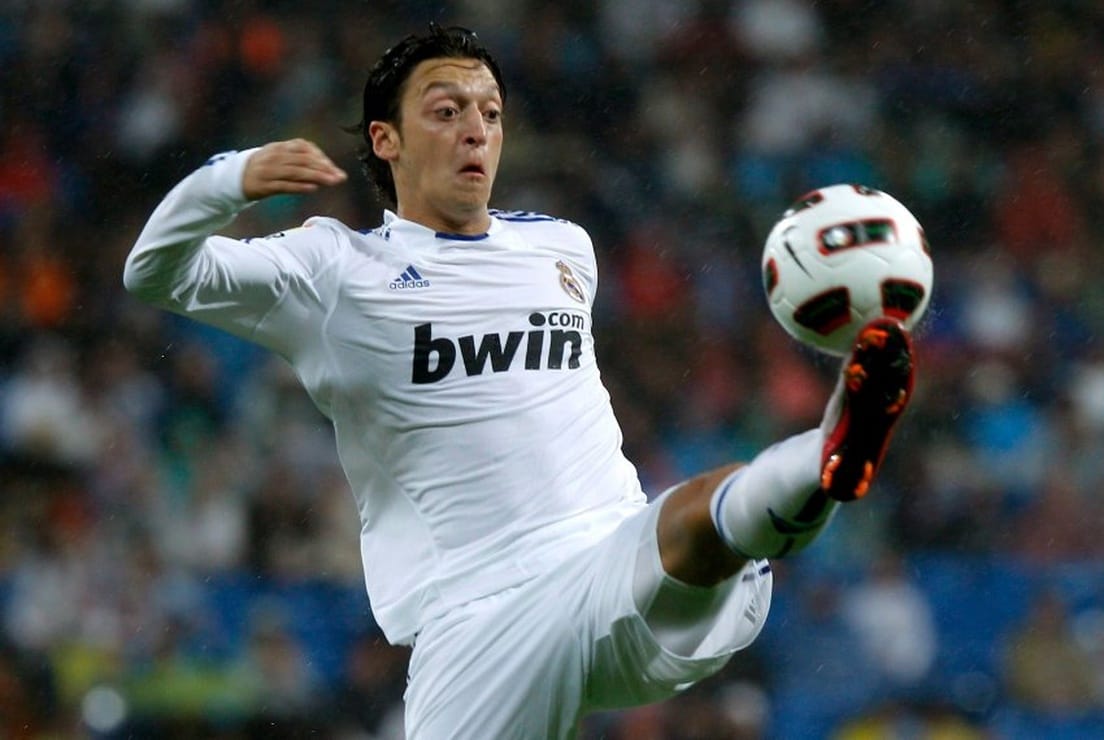 mesut ozil real madrid jersey