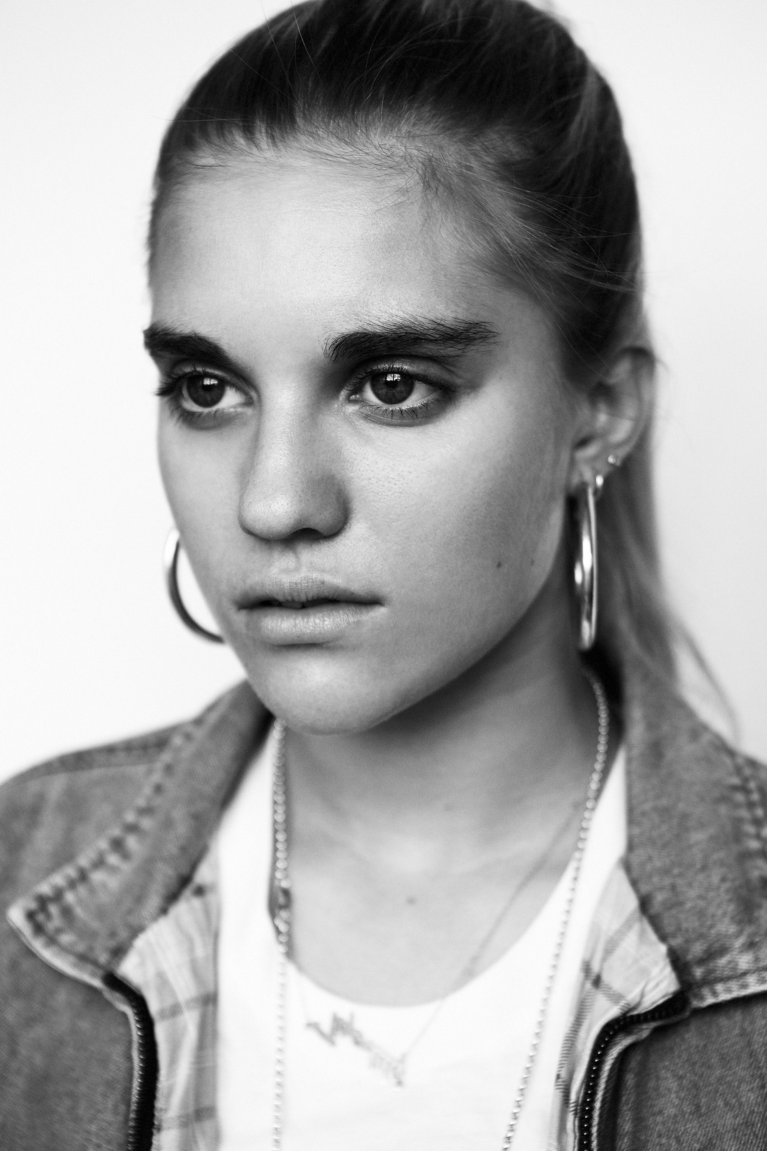 Picture Of Tigerlily Taylor