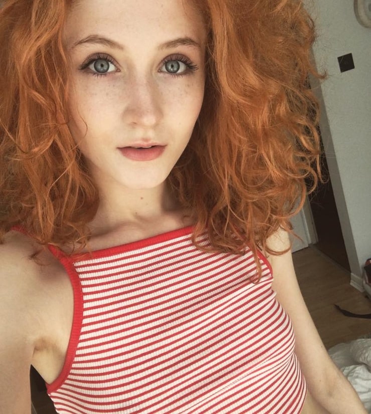 Picture Of Janet Devlin