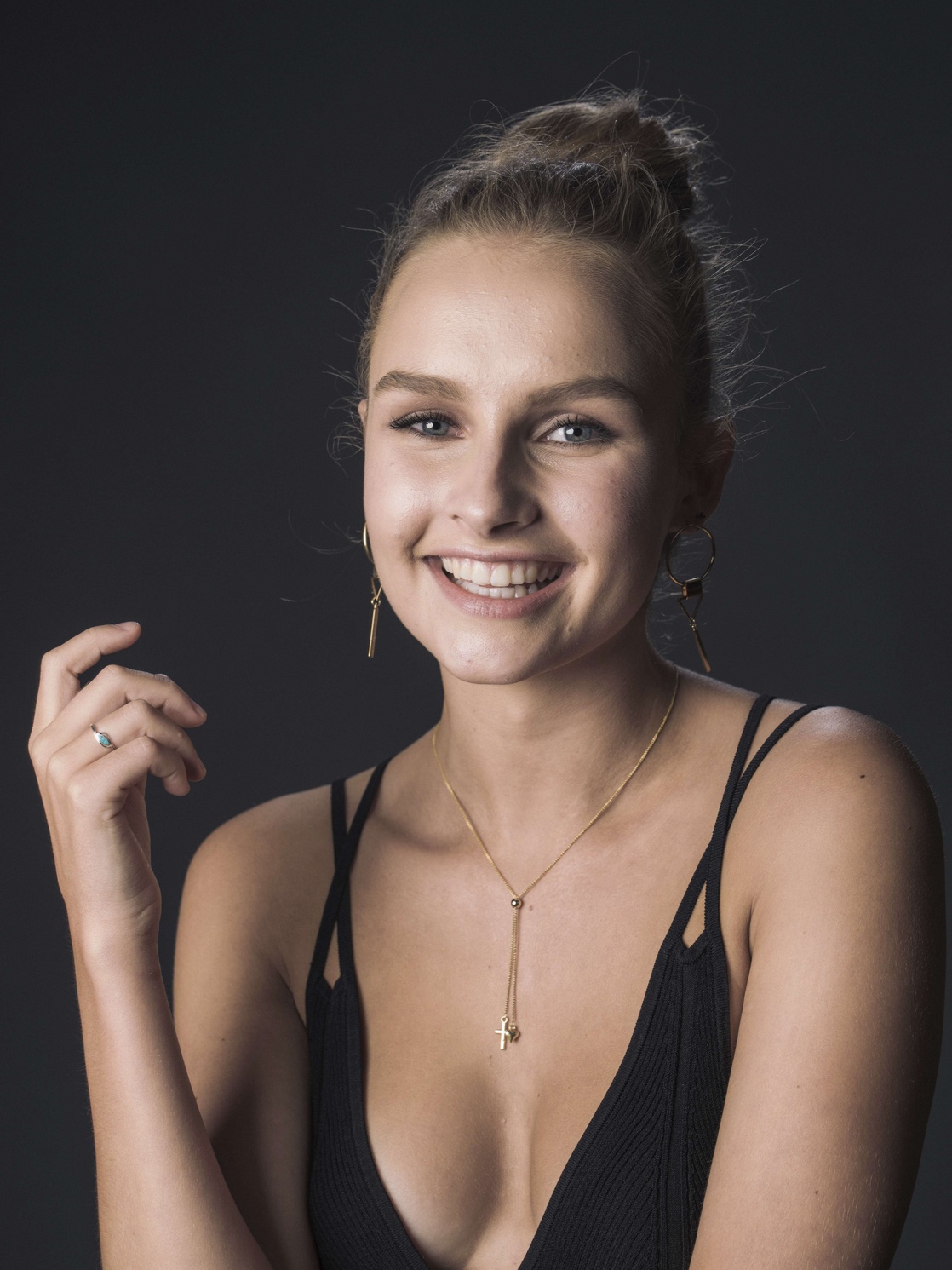 Olivia DeJonge comedy